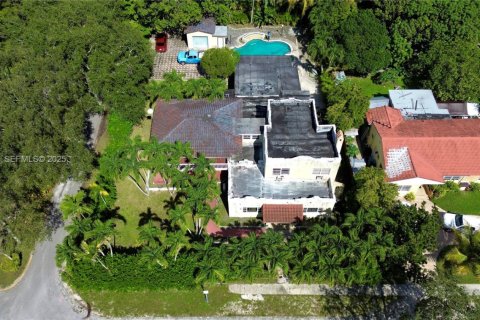 Купить виллу или дом в Бискейн-Парк, Флорида 5 спален, 365.38м2, № 1991478 - фото 3