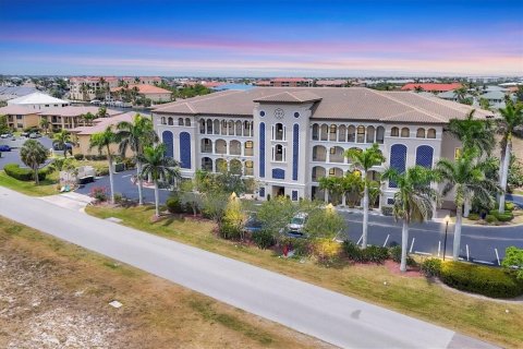 Condominio en alquiler en Punta Gorda, Florida, 3 dormitorios, 171.4 m2 № 1826993 - foto 1