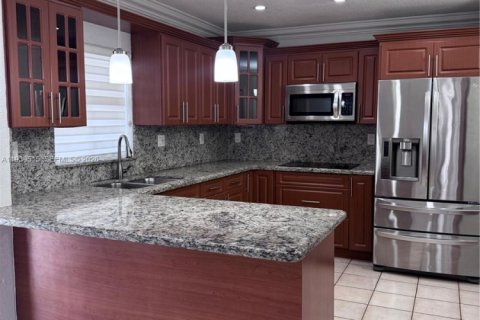 Снять в аренду виллу или дом в Майами, Флорида 3 спальни, 154.03м2, № 2004251 - фото 7