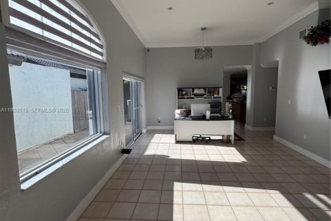 Снять в аренду виллу или дом в Майами, Флорида 3 спальни, 154.03м2, № 2004251 - фото 2