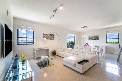 Condo à Miami, Floride, 2 chambres  № 2168903