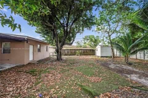 Casa en venta en Hialeah, Florida, 3 dormitorios, 103.49 m2 № 1708265 - foto 27