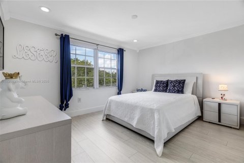 Villa ou maison à vendre à Miramar, Floride: 5 chambres, 306.21 m2 № 2034364 - photo 29