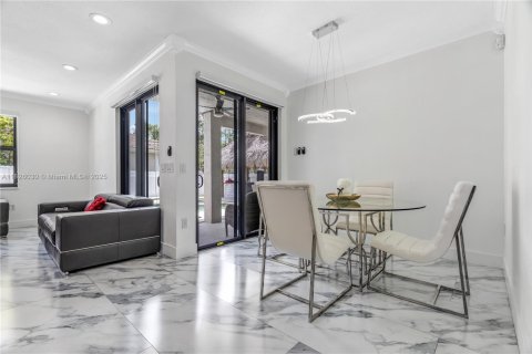 Villa ou maison à vendre à Miramar, Floride: 5 chambres, 306.21 m2 № 2034364 - photo 14