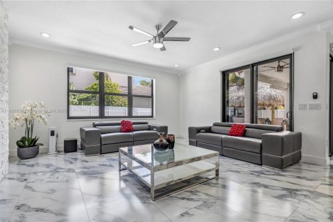 Villa ou maison à vendre à Miramar, Floride: 5 chambres, 306.21 m2 № 2034364 - photo 12