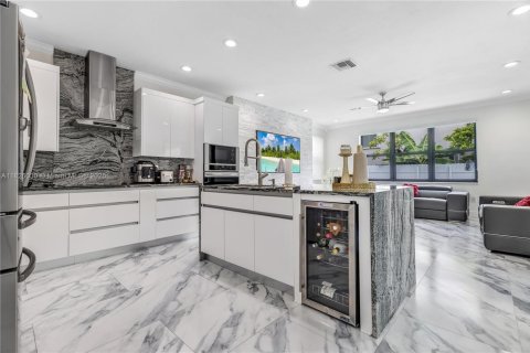 Villa ou maison à vendre à Miramar, Floride: 5 chambres, 306.21 m2 № 2034364 - photo 17