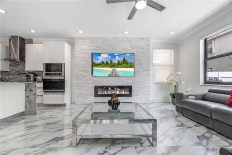 Villa ou maison à vendre à Miramar, Floride: 5 chambres, 306.21 m2 № 2034364 - photo 15