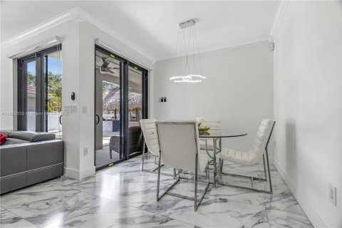 Villa ou maison à vendre à Miramar, Floride: 5 chambres, 306.21 m2 № 2034364 - photo 13