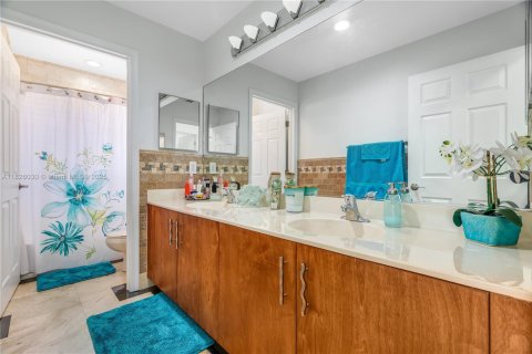 Villa ou maison à vendre à Miramar, Floride: 5 chambres, 306.21 m2 № 2034364 - photo 28