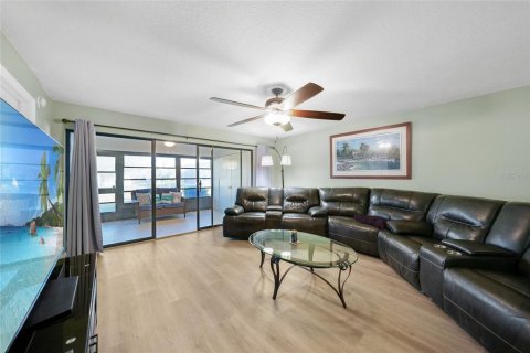 Copropriété à vendre à Punta Gorda, Floride: 3 chambres, 137.77 m2 № 2410650 - photo 11