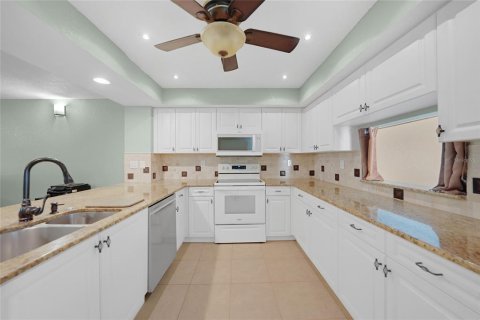 Copropriété à vendre à Punta Gorda, Floride: 3 chambres, 137.77 m2 № 2410650 - photo 8