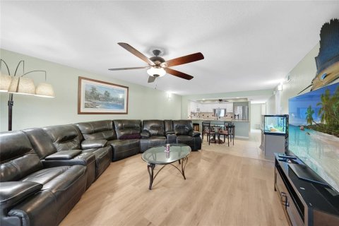 Copropriété à vendre à Punta Gorda, Floride: 3 chambres, 137.77 m2 № 2410650 - photo 13