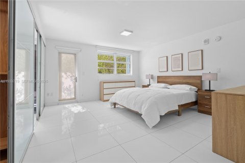 Снять в аренду квартиру в Майами-Бич, Флорида 1 спальня, 58.53м2, № 1992292 - фото 17