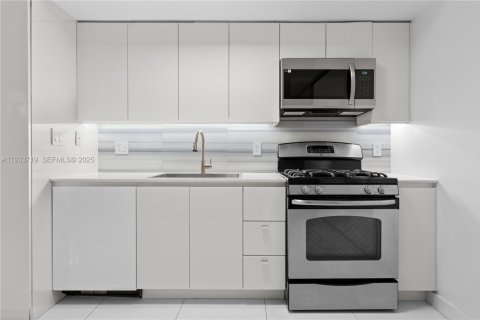 Снять в аренду квартиру в Майами-Бич, Флорида 1 спальня, 58.53м2, № 1992292 - фото 15