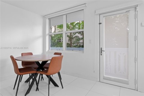 Снять в аренду квартиру в Майами-Бич, Флорида 1 спальня, 58.53м2, № 1992292 - фото 10