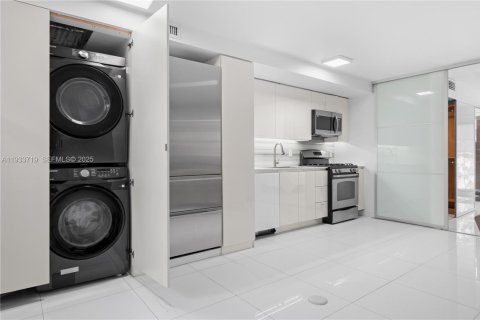 Снять в аренду квартиру в Майами-Бич, Флорида 1 спальня, 58.53м2, № 1992292 - фото 26