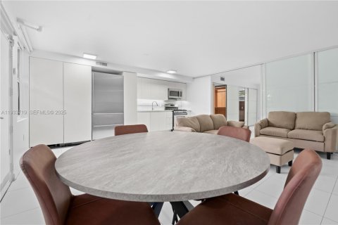 Снять в аренду квартиру в Майами-Бич, Флорида 1 спальня, 58.53м2, № 1992292 - фото 12