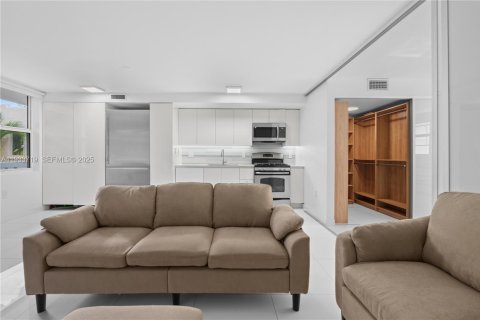 Снять в аренду квартиру в Майами-Бич, Флорида 1 спальня, 58.53м2, № 1992292 - фото 7