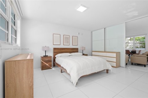 Снять в аренду квартиру в Майами-Бич, Флорида 1 спальня, 58.53м2, № 1992292 - фото 18