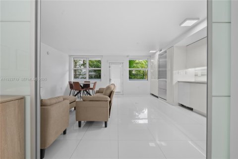 Снять в аренду квартиру в Майами-Бич, Флорида 1 спальня, 58.53м2, № 1992292 - фото 25