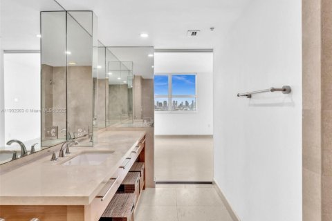 Condominio en alquiler en Miami Beach, Florida, 2 dormitorios, 100.15 m2 № 1953590 - foto 19