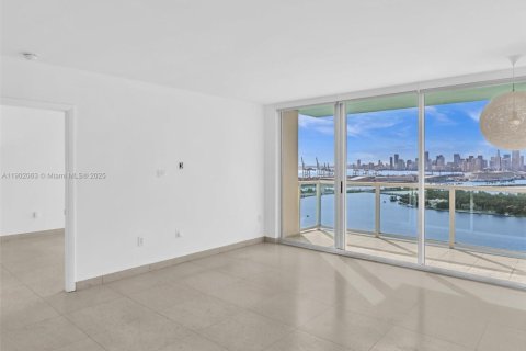 Condominio en alquiler en Miami Beach, Florida, 2 dormitorios, 100.15 m2 № 1953590 - foto 9