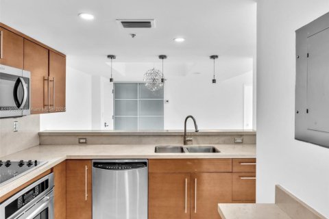 Condominio en alquiler en Miami Beach, Florida, 2 dormitorios, 100.15 m2 № 1953590 - foto 12