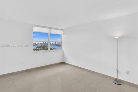 Condominio en alquiler en Miami Beach, Florida, 2 dormitorios, 100.15 m2 № 1953590 - foto 14