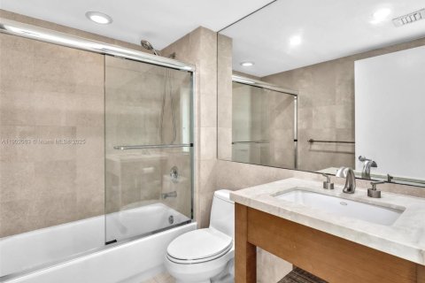 Condominio en alquiler en Miami Beach, Florida, 2 dormitorios, 100.15 m2 № 1953590 - foto 20