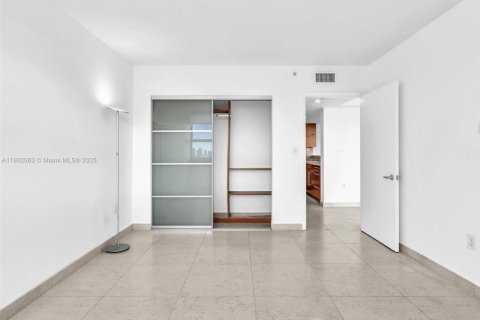 Condominio en alquiler en Miami Beach, Florida, 2 dormitorios, 100.15 m2 № 1953590 - foto 15