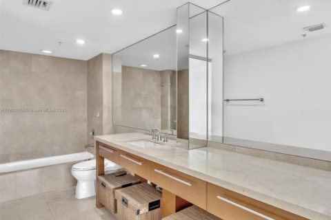 Condominio en alquiler en Miami Beach, Florida, 2 dormitorios, 100.15 m2 № 1953590 - foto 16