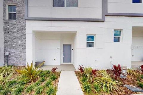 Touwnhouse à vendre à Davenport, Floride: 4 chambres, 187.66 m2 № 1539185 - photo 1