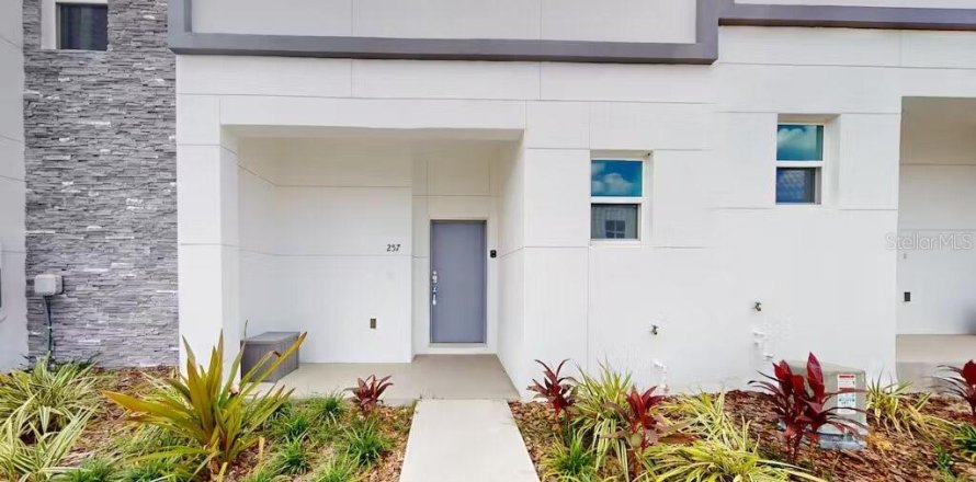 Touwnhouse à Davenport, Floride 4 chambres, 187.66 m2 № 1539185