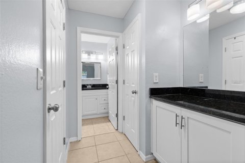 Condo in Longwood, Florida, 2 bedrooms  № 2151875 - photo 18