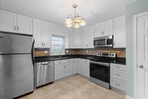Condo in Longwood, Florida, 2 bedrooms  № 2151875 - photo 3