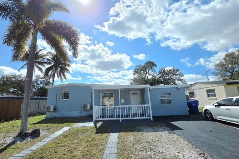 Casa en alquiler en Hollywood, Florida, 3 dormitorios, 69.12 m2 № 2023338 - foto 14