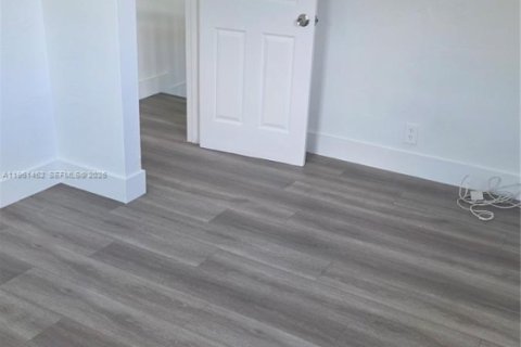 Casa en alquiler en Hollywood, Florida, 3 dormitorios, 69.12 m2 № 2023338 - foto 22