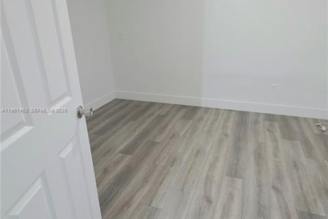 Casa en alquiler en Hollywood, Florida, 3 dormitorios, 69.12 m2 № 2023338 - foto 7