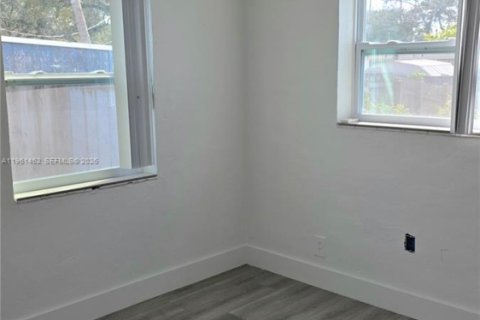 Casa en alquiler en Hollywood, Florida, 3 dormitorios, 69.12 m2 № 2023338 - foto 24