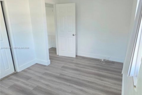 Casa en alquiler en Hollywood, Florida, 3 dormitorios, 69.12 m2 № 2023338 - foto 27