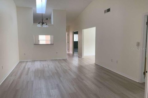 House in Hudson, Florida 2 bedrooms, 110.46 sq.m. № 2395843 - photo 7