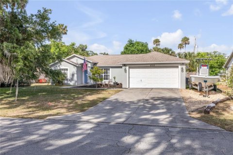 House in Edgewater, Florida 3 bedrooms, 130.43 sq.m. № 1662249 - photo 1