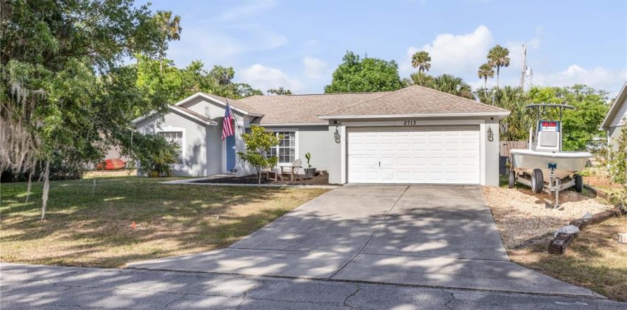 House in Edgewater, Florida 3 bedrooms, 130.43 sq.m. № 1662249