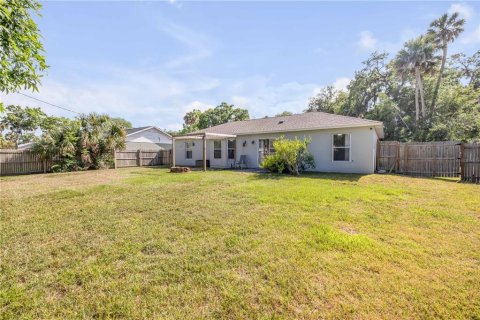 House in Edgewater, Florida 3 bedrooms, 130.43 sq.m. № 1662249 - photo 24