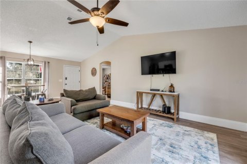 House in Edgewater, Florida 3 bedrooms, 130.43 sq.m. № 1662249 - photo 9