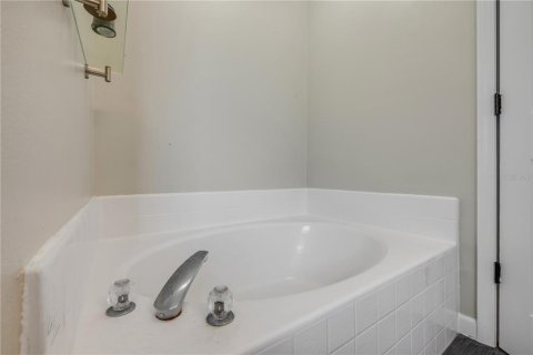 House in Edgewater, Florida 3 bedrooms, 130.43 sq.m. № 1662249 - photo 21