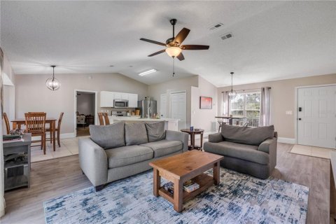 House in Edgewater, Florida 3 bedrooms, 130.43 sq.m. № 1662249 - photo 7