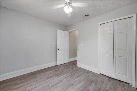House in Edgewater, Florida 3 bedrooms, 130.43 sq.m. № 1662249 - photo 17