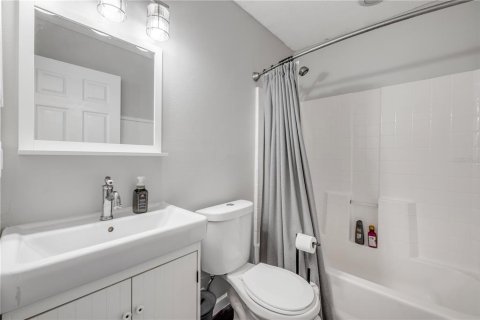 House in Edgewater, Florida 3 bedrooms, 130.43 sq.m. № 1662249 - photo 15