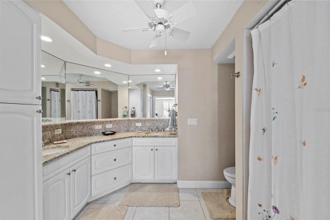 Condo in Sarasota, Florida, 2 bedrooms  № 1824677 - photo 23